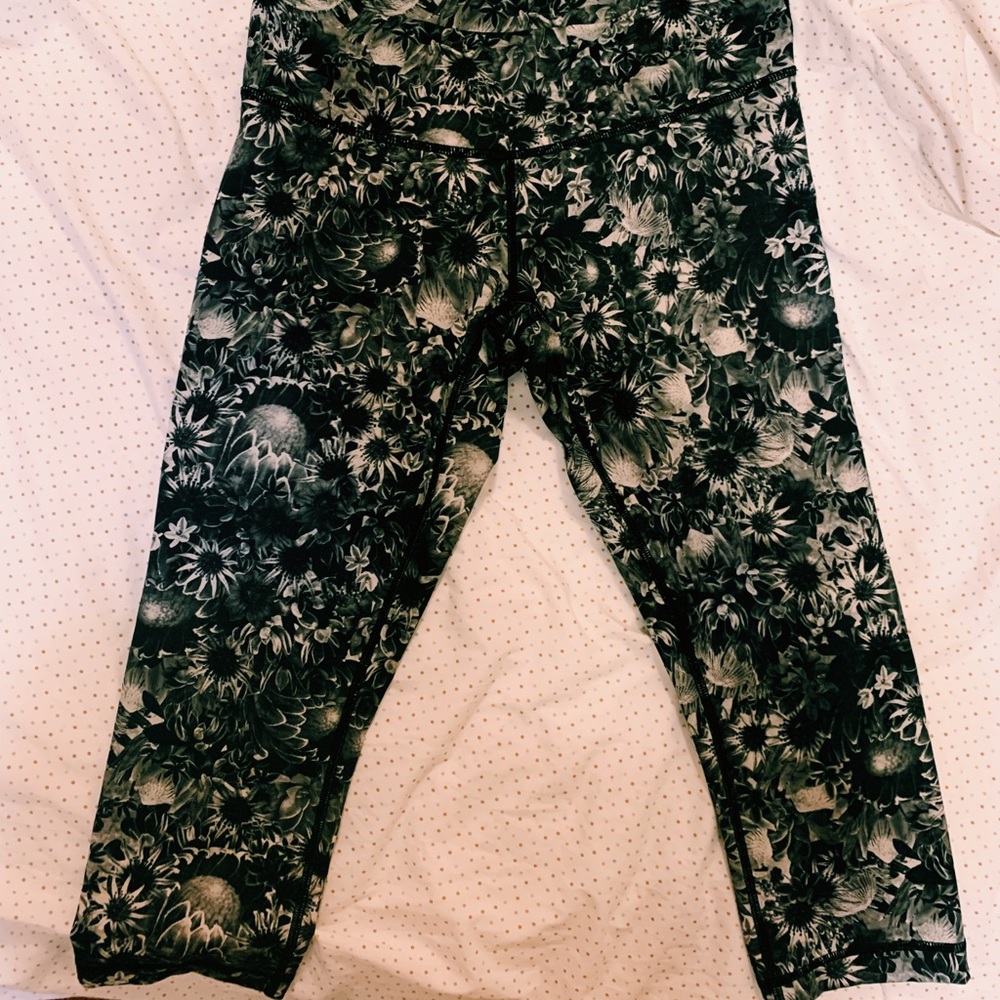 🍋 Lululemon Cropped Leggings